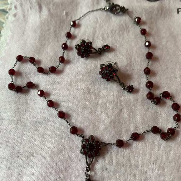 Garnet color necklace and earring set - Picture 1 of 7